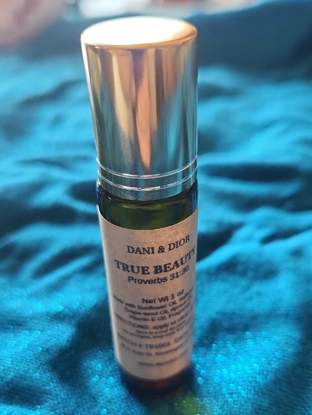 Dani & Dior True Beauty Roll-on Oil - Picture 3 of 5